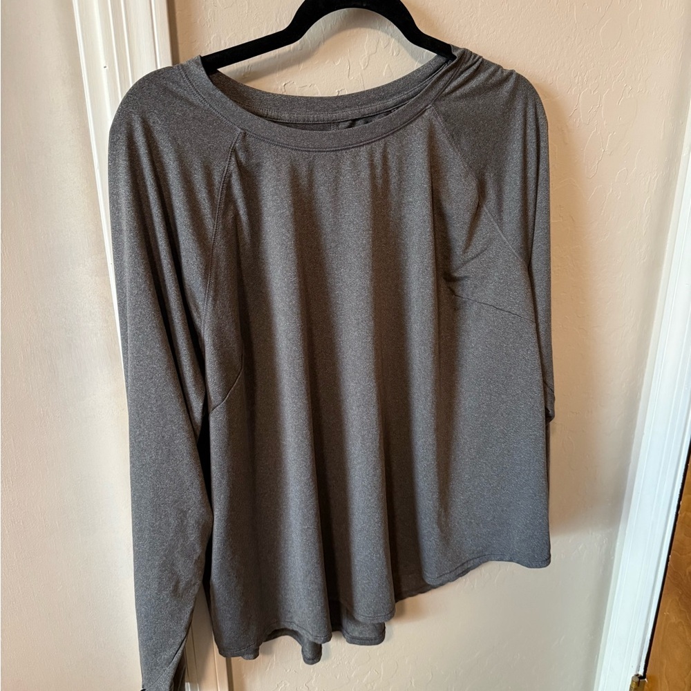 Gray Women's long sleeve active top